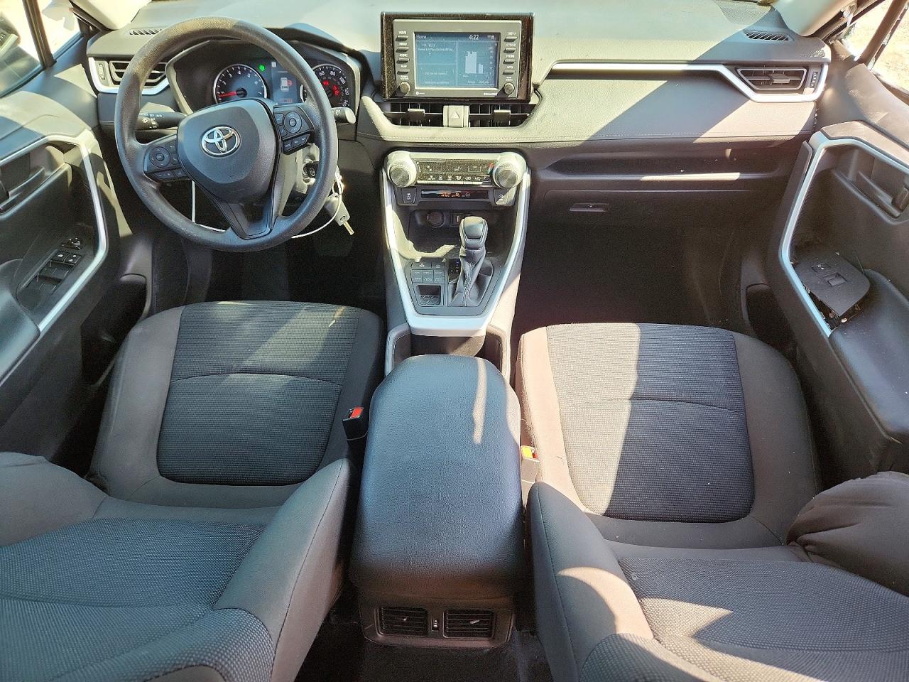 2022 TOYOTA RAV4 LE photo 22