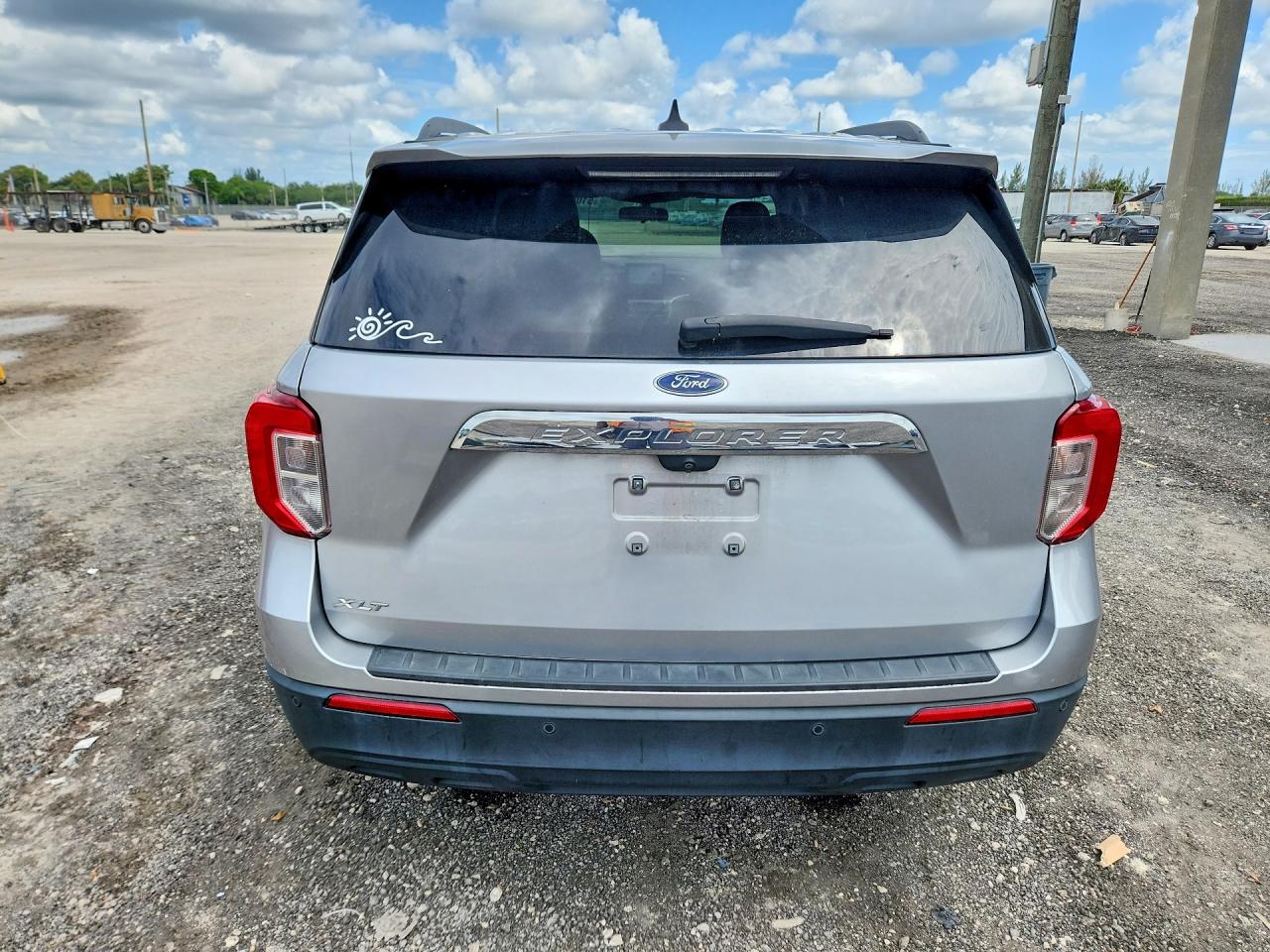 2021 FORD EXPLORER XLT photo 6