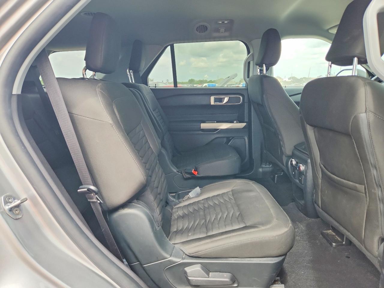2021 FORD EXPLORER XLT photo 11