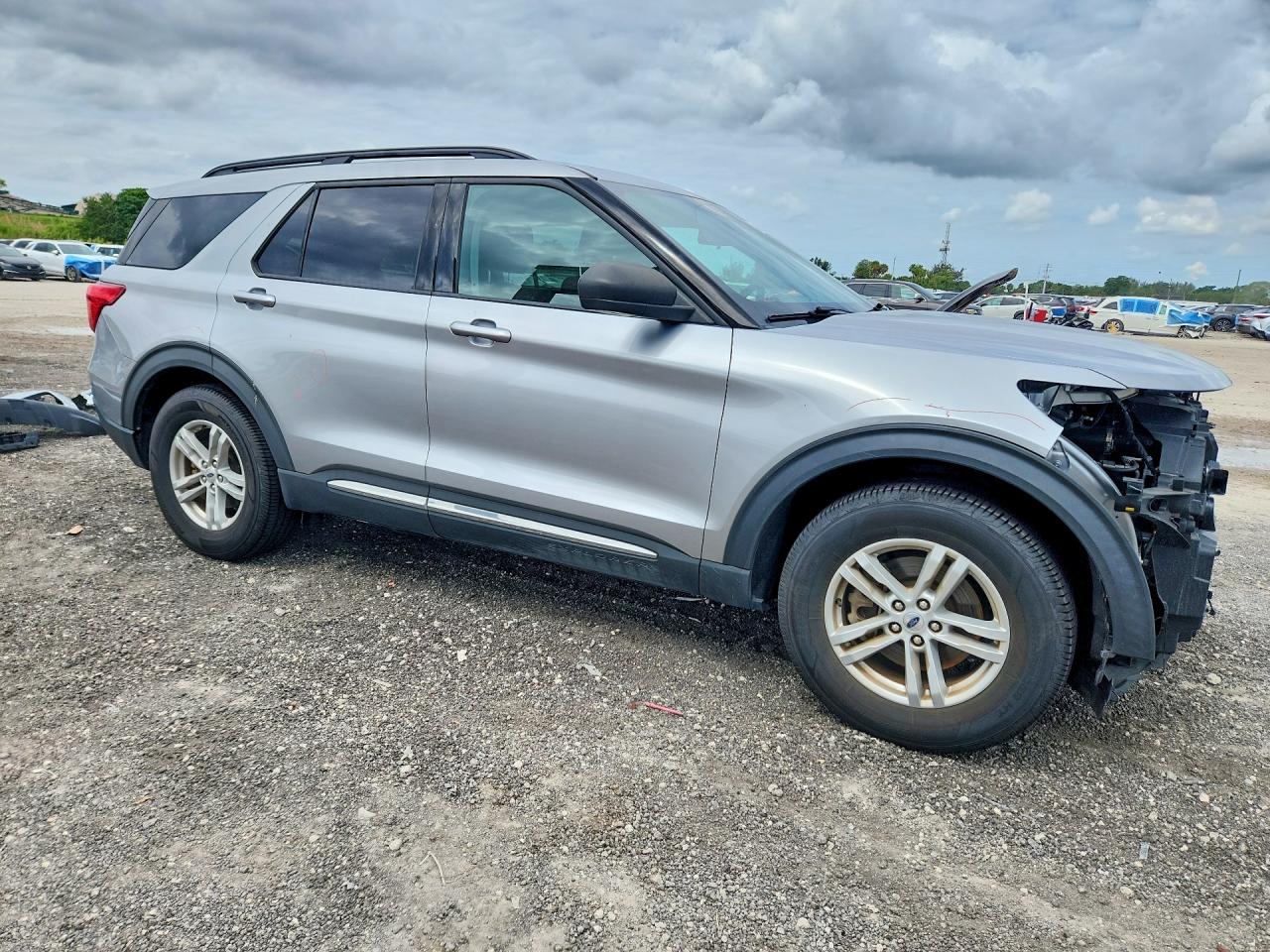 2021 FORD EXPLORER XLT photo 4