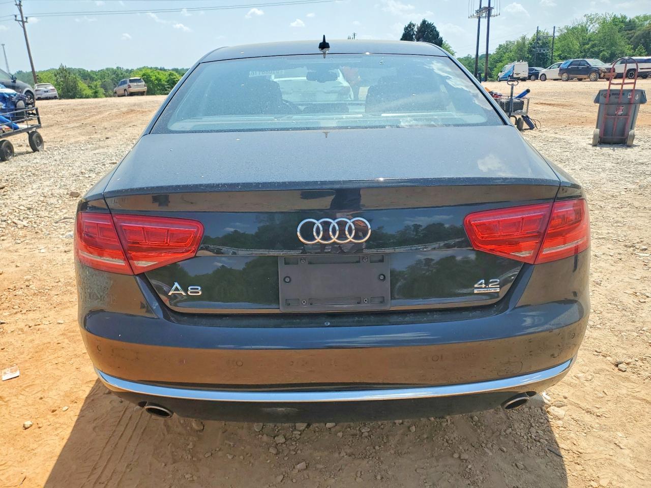 2011 AUDI A8 photo 11