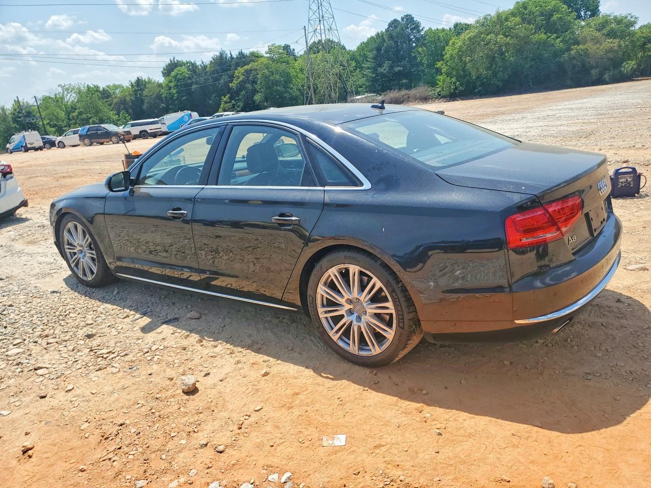 2011 AUDI A8 photo 3