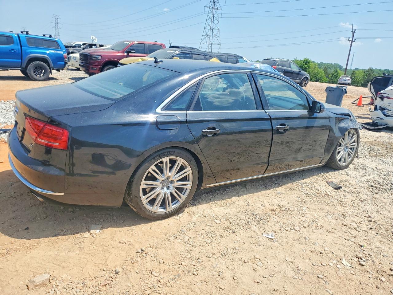 2011 AUDI A8 photo 5