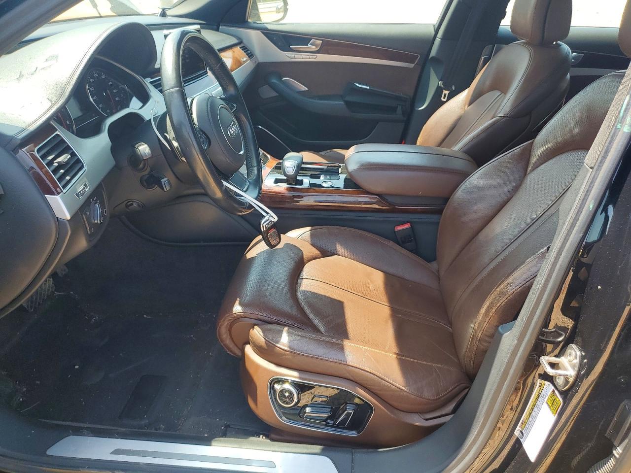 2011 AUDI A8 photo 13