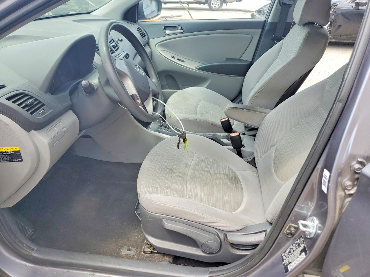 2016 HYUNDAI ACCENT photo 13