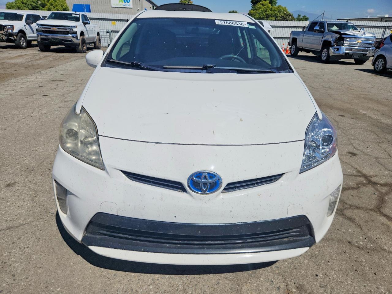 2015 TOYOTA PRIUS TWO photo 13