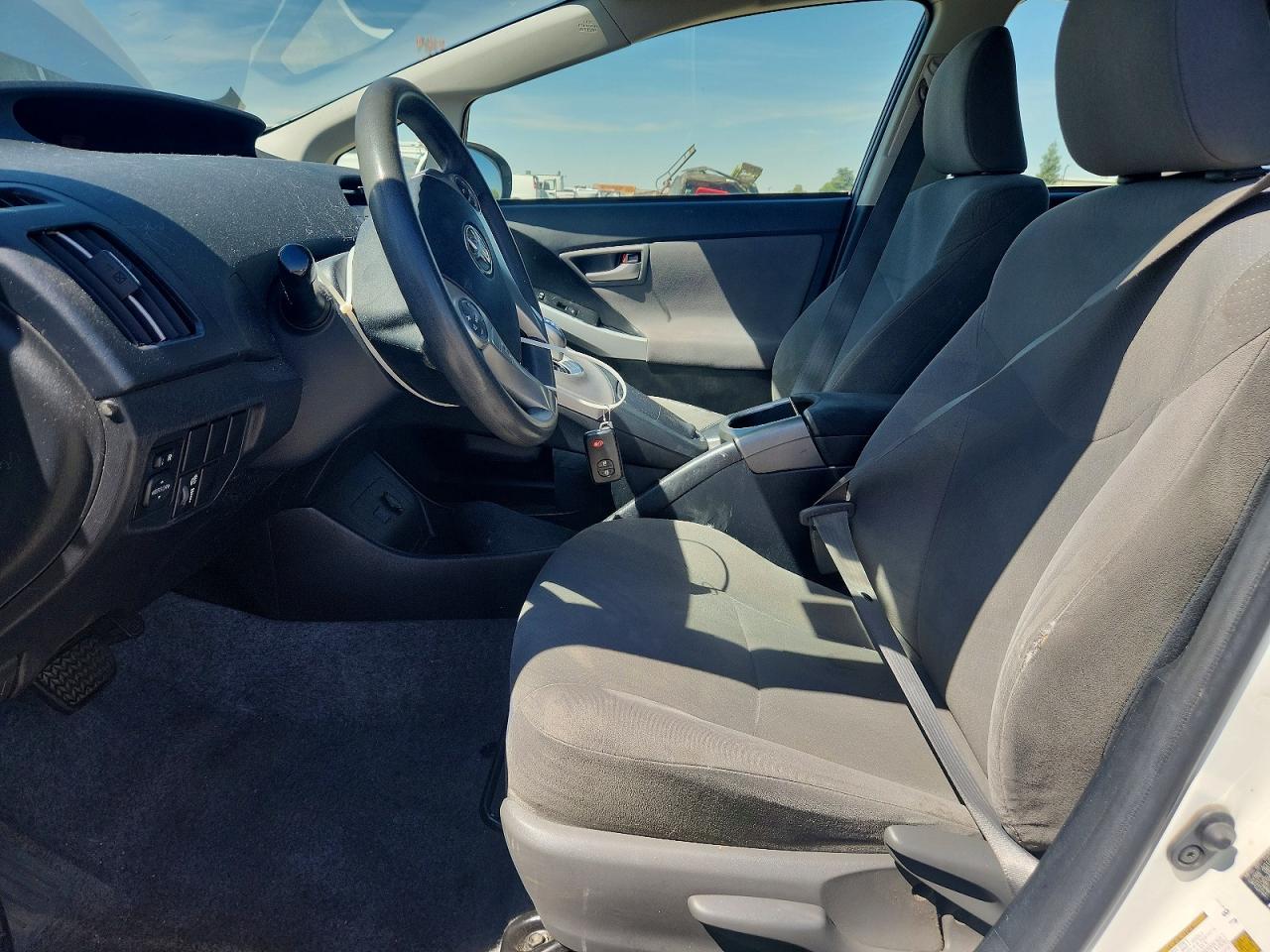 2015 TOYOTA PRIUS TWO photo 19