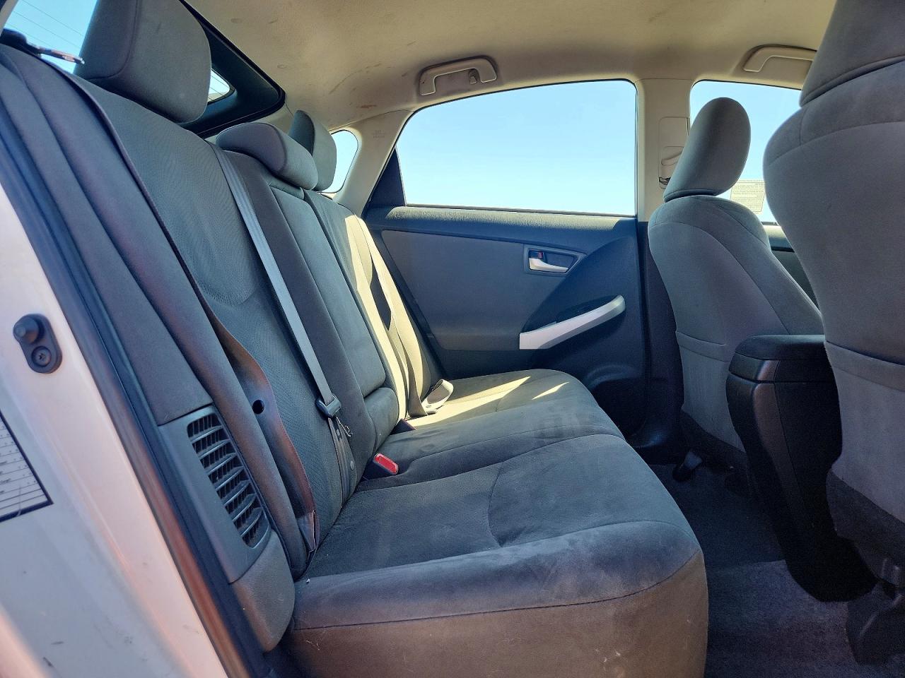 2015 TOYOTA PRIUS TWO photo 28