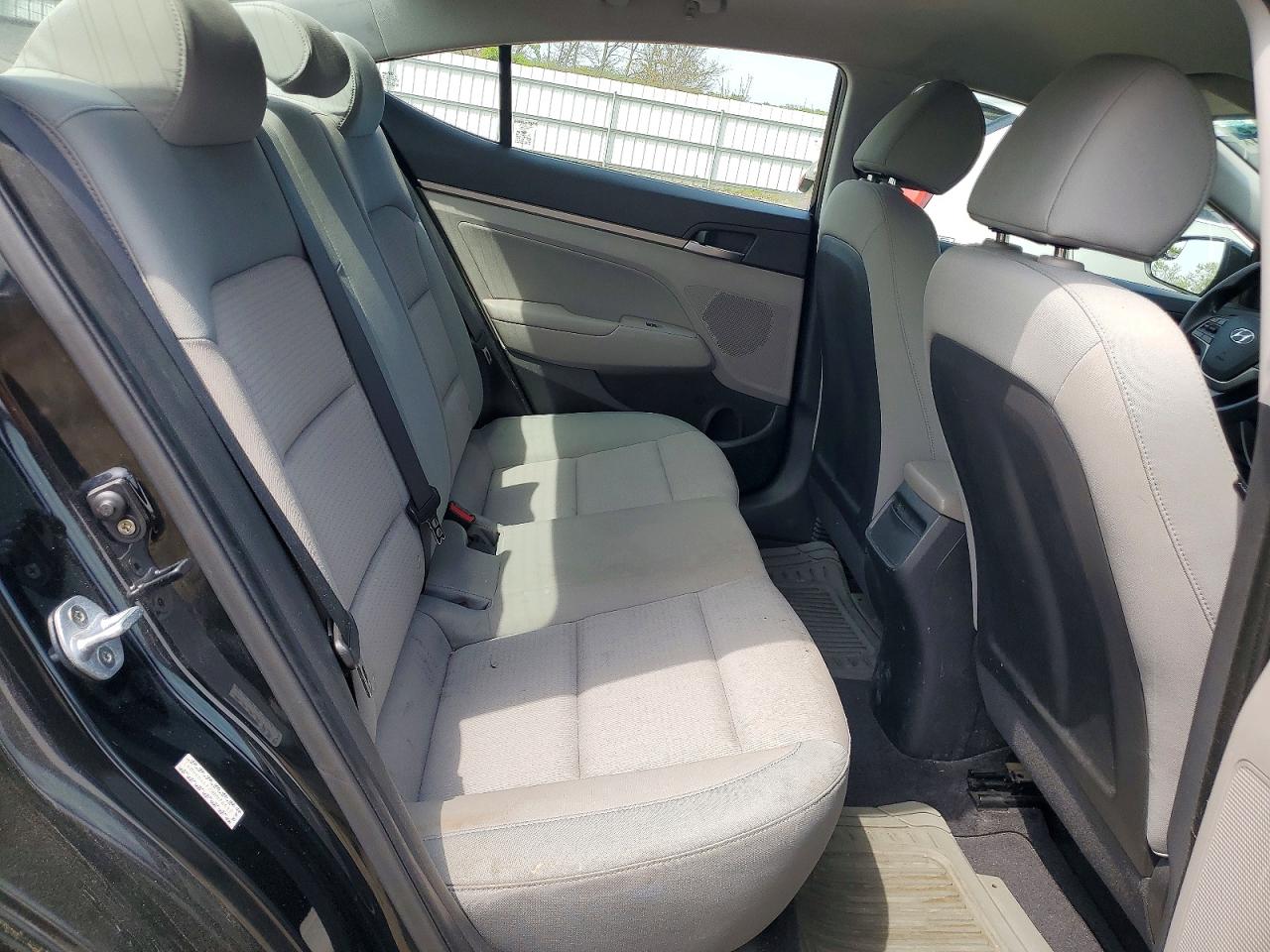 2017 HYUNDAI ELANTRA SE photo 19