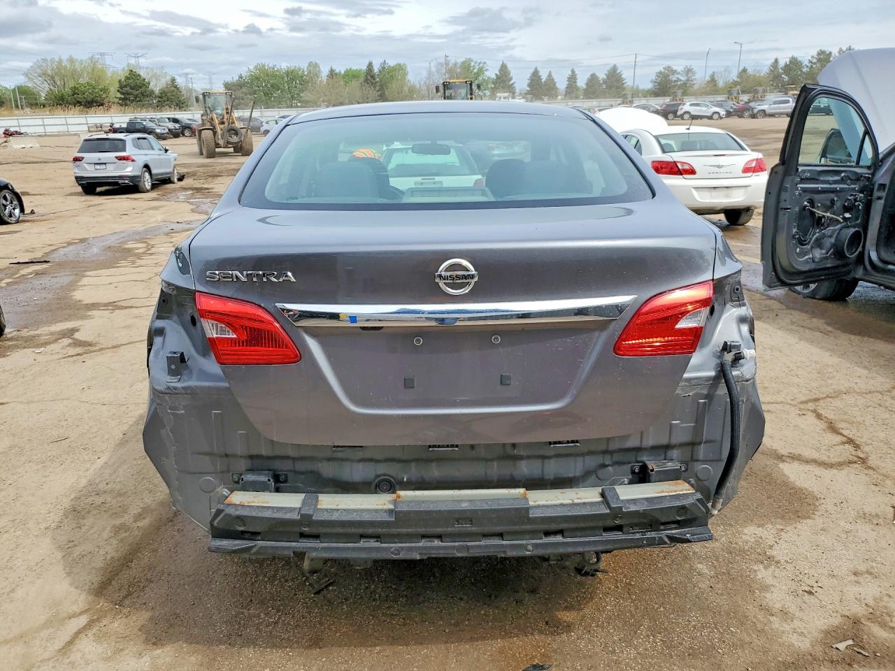 2019 NISSAN SENTRA S photo 11