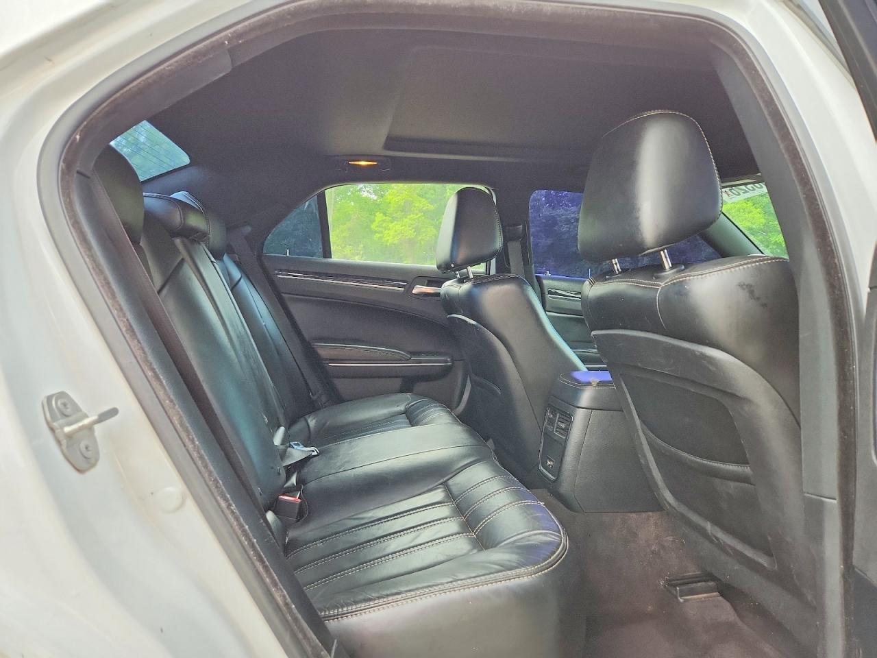 2018 CHRYSLER 300 S photo 28
