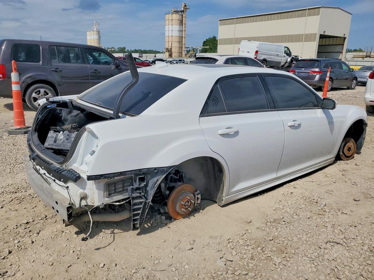 2023 CHRYSLER 300 S photo 5