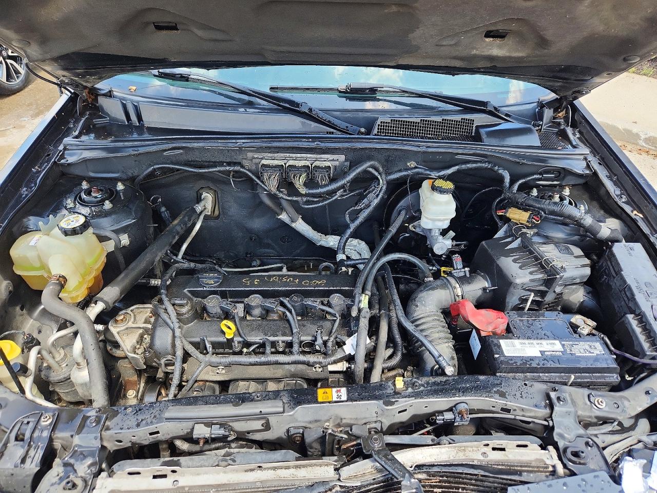 2010 MERCURY MARINER photo 23