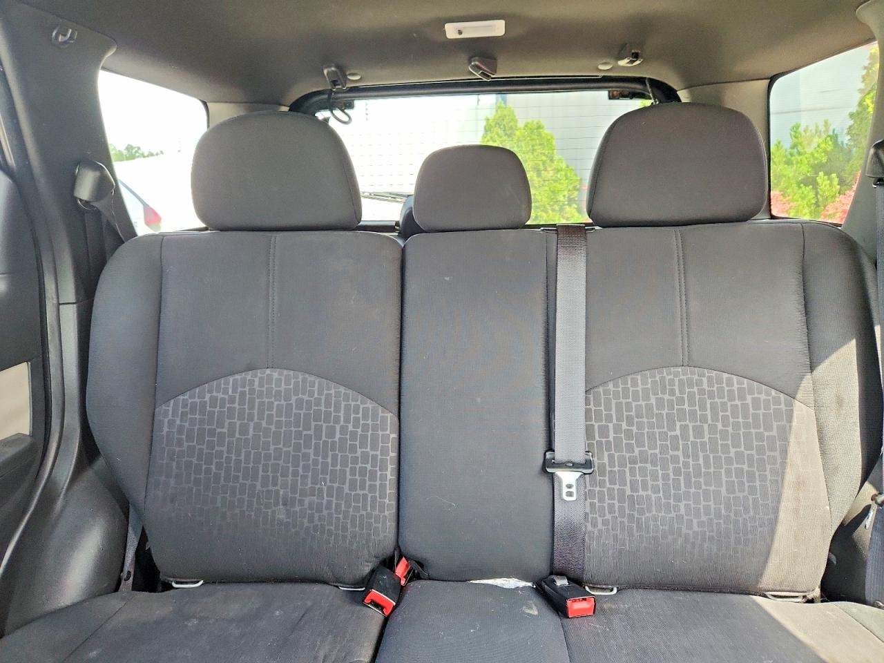 2010 MERCURY MARINER photo 19