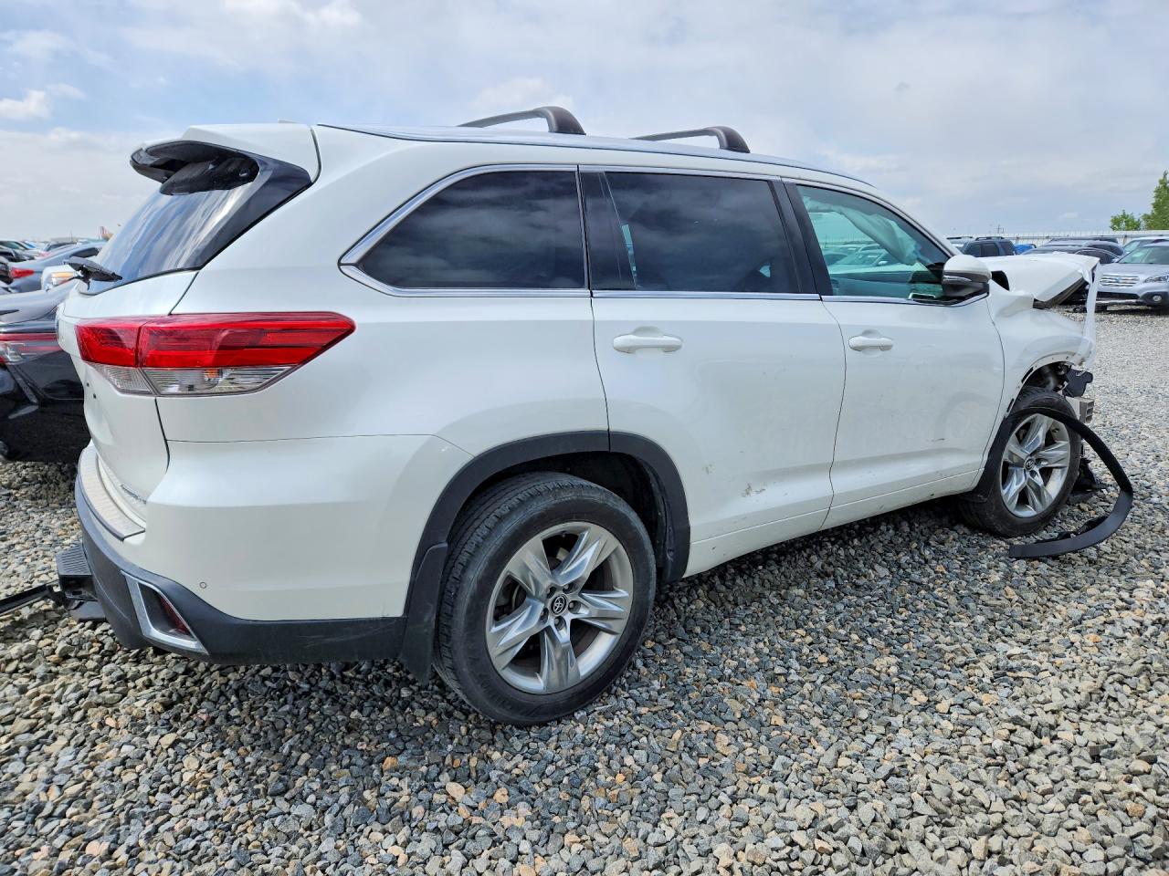 2019 TOYOTA HIGHLANDER LIMITED photo 3