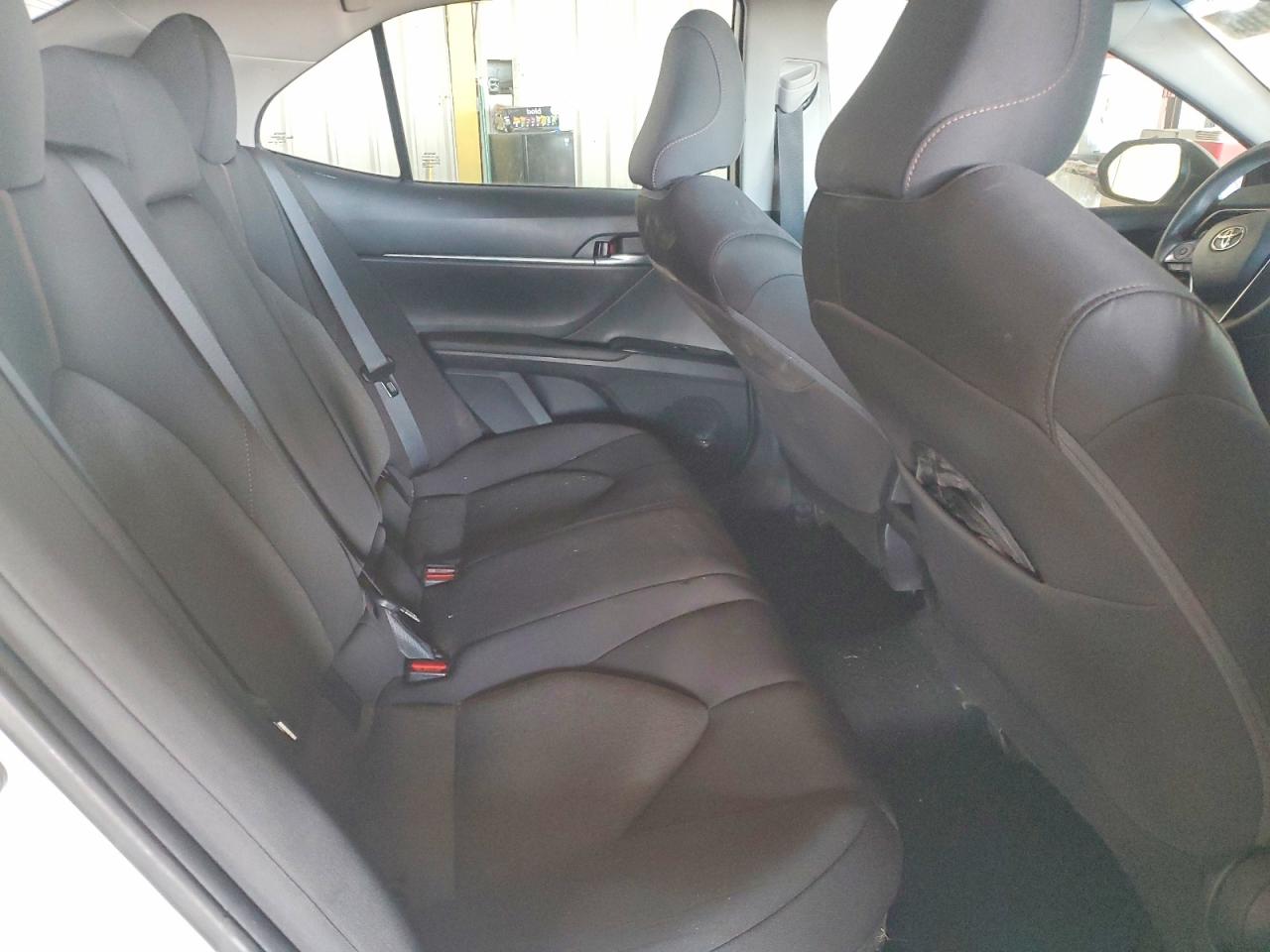 2020 TOYOTA CAMRY LE photo 10