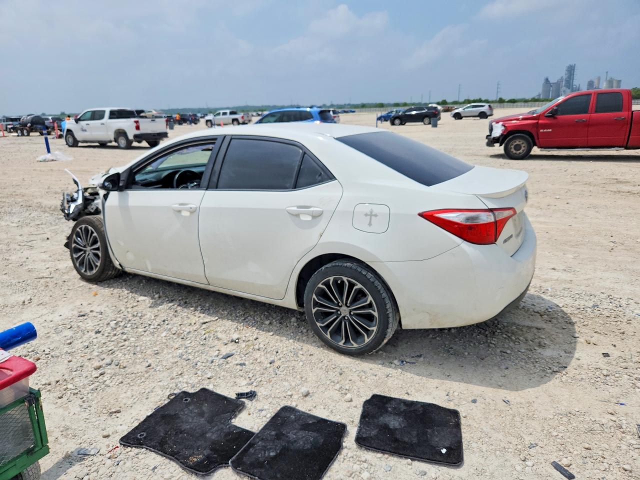 2014 TOYOTA COROLLA S PLUS photo 4