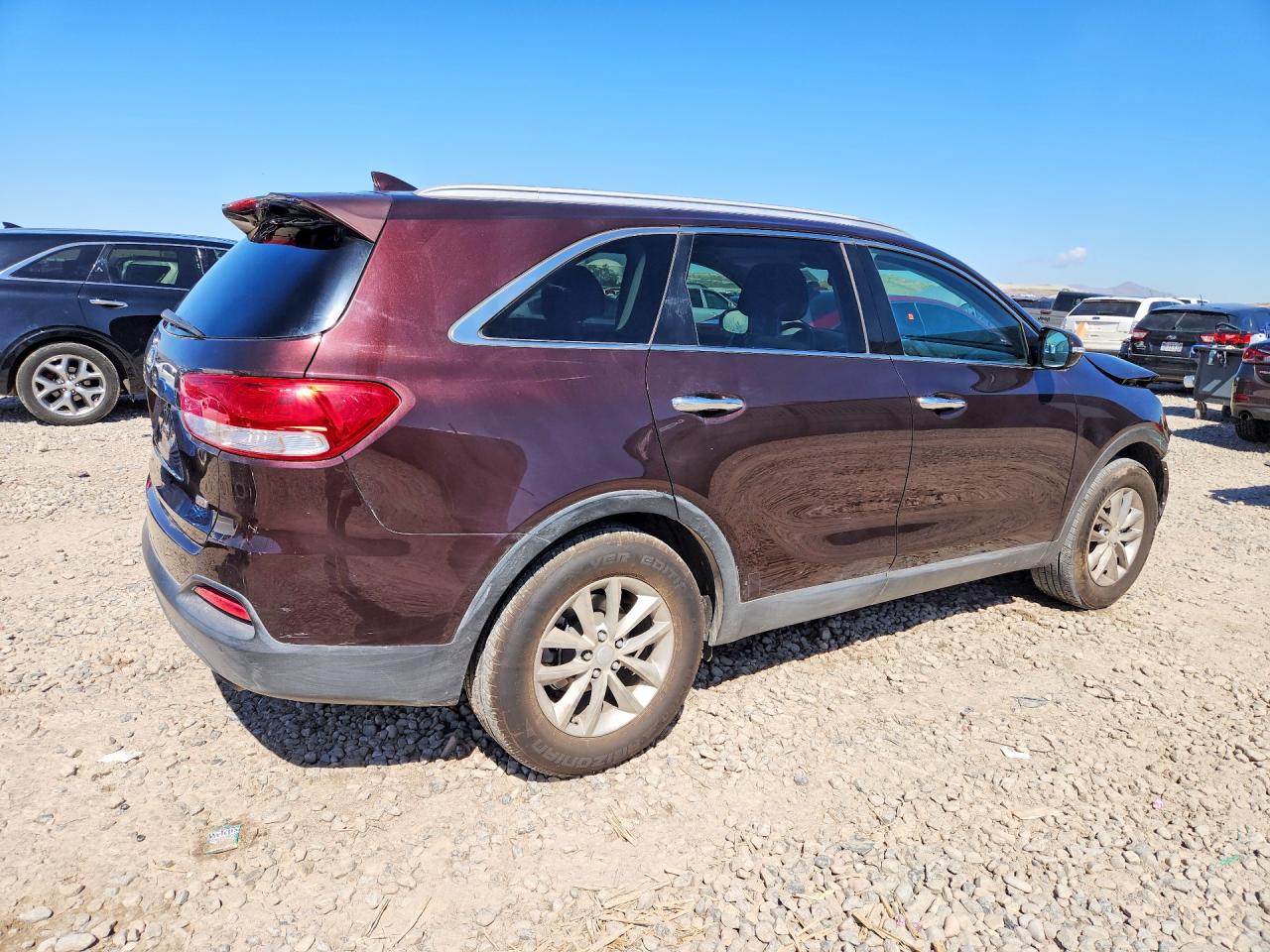 2016 KIA SORENTO LX photo 7