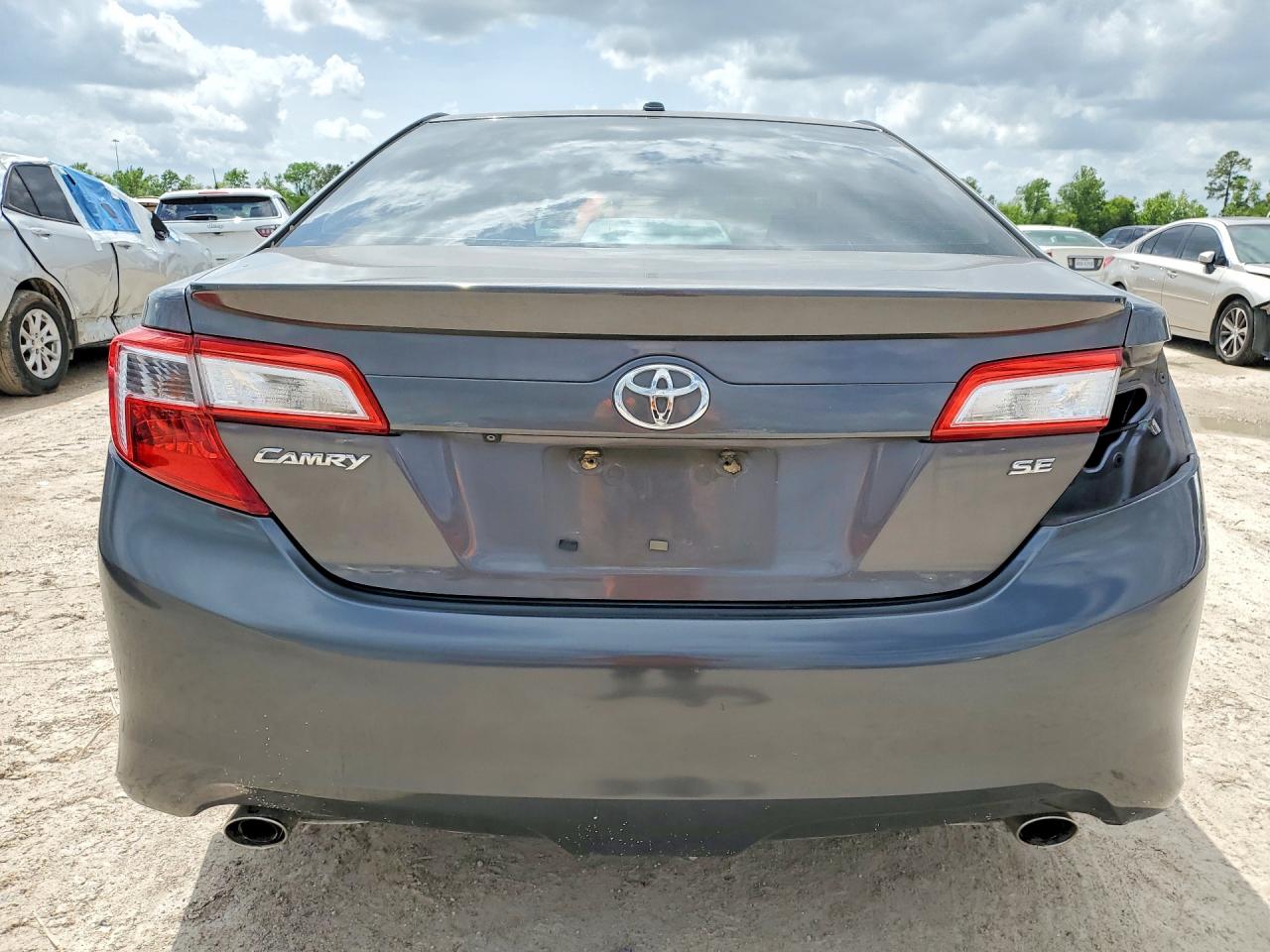 2012 TOYOTA CAMRY SE V6 photo 11