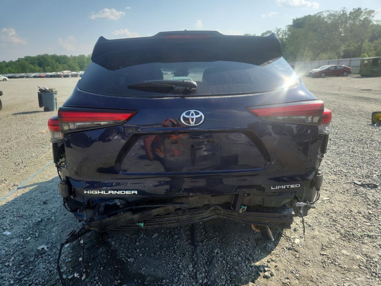 2020 TOYOTA HIGHLANDER LIMITED photo 11
