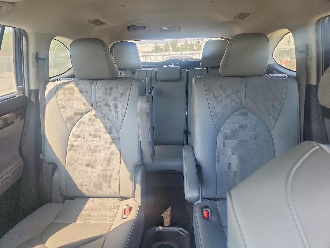 2020 TOYOTA HIGHLANDER LIMITED photo 19