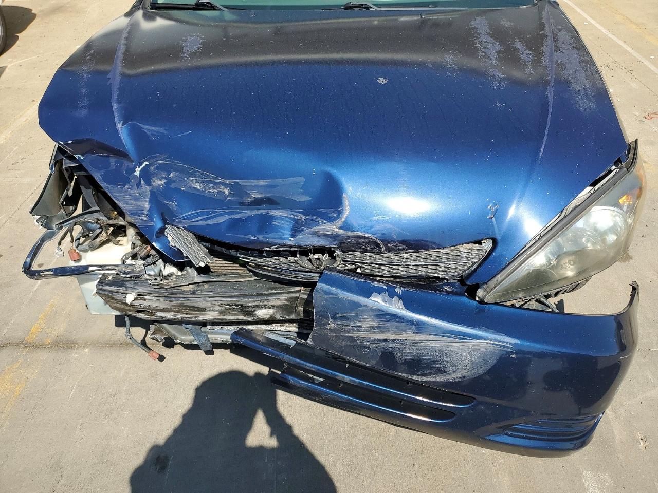 2004 TOYOTA CAMRY XLE photo 21