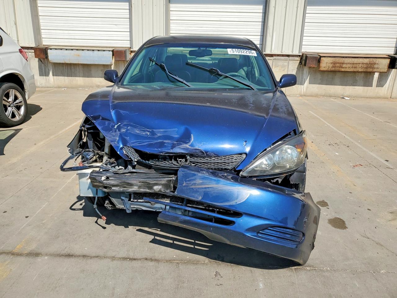 2004 TOYOTA CAMRY XLE photo 9
