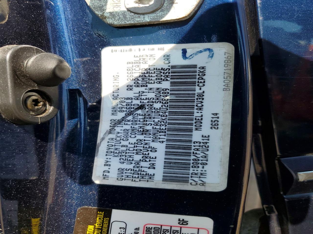 2004 TOYOTA CAMRY XLE photo 23
