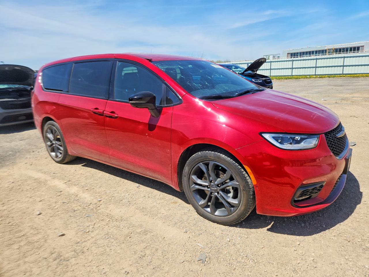 2026 CHRYSLER PACIFICA SELECT photo 4
