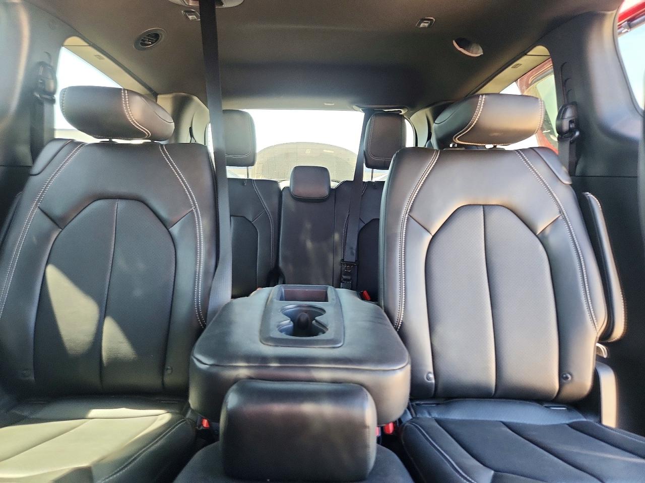 2026 CHRYSLER PACIFICA SELECT photo 10