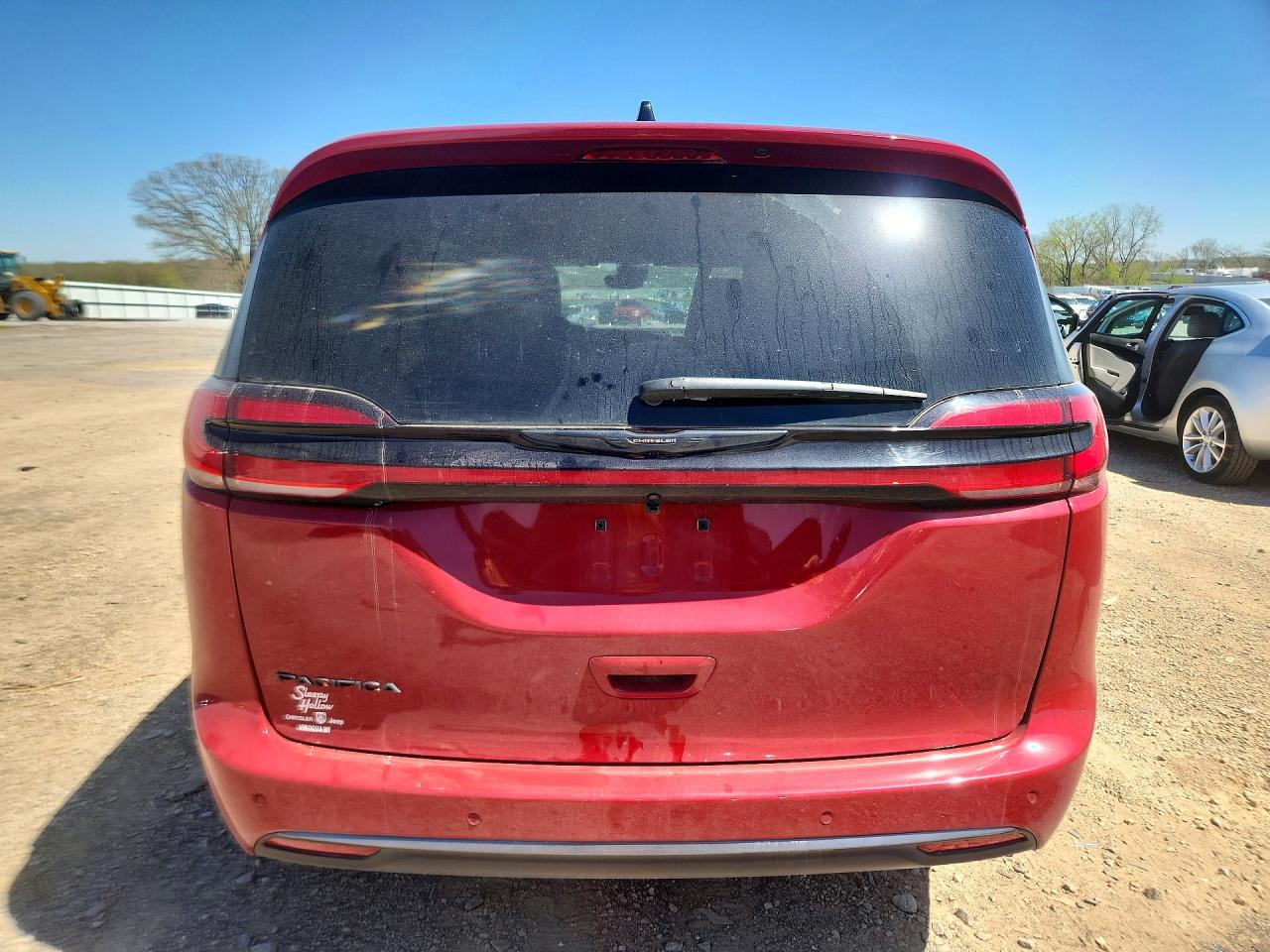 2026 CHRYSLER PACIFICA SELECT photo 6