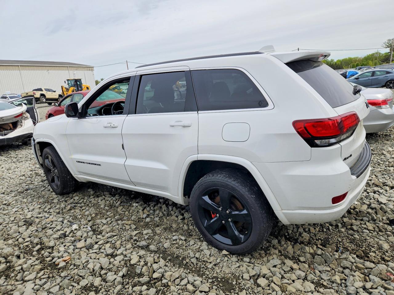 2015 JEEP GRAND CHEROKEE LAREDO photo 3