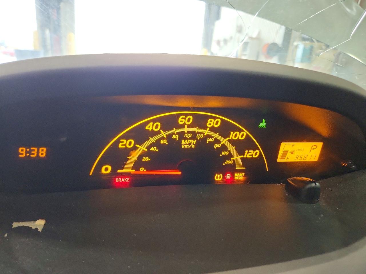 2010 TOYOTA YARIS BASE photo 25