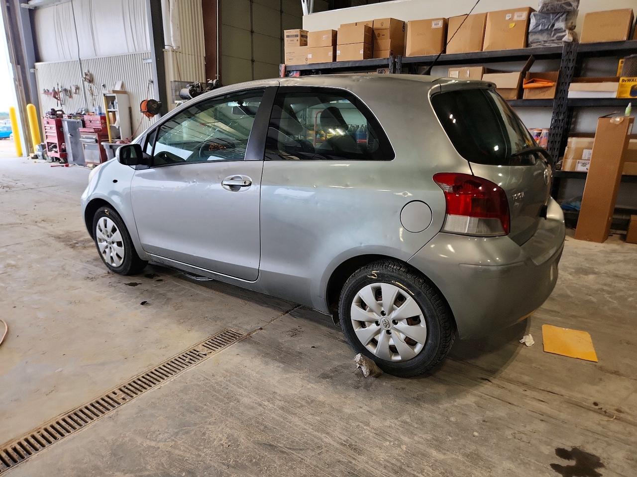 2010 TOYOTA YARIS BASE photo 4