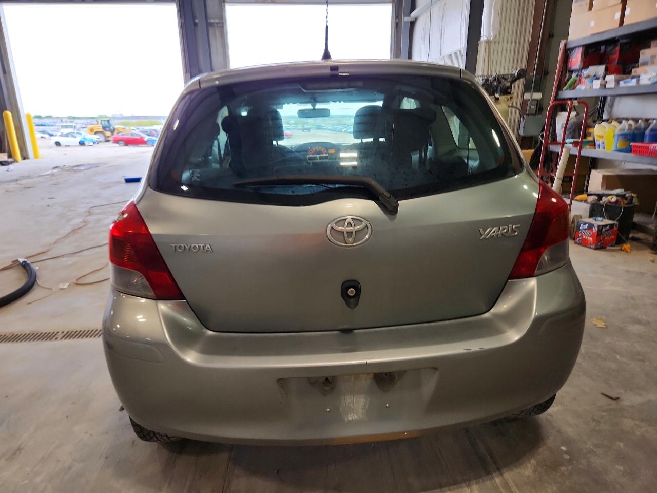 2010 TOYOTA YARIS BASE photo 16