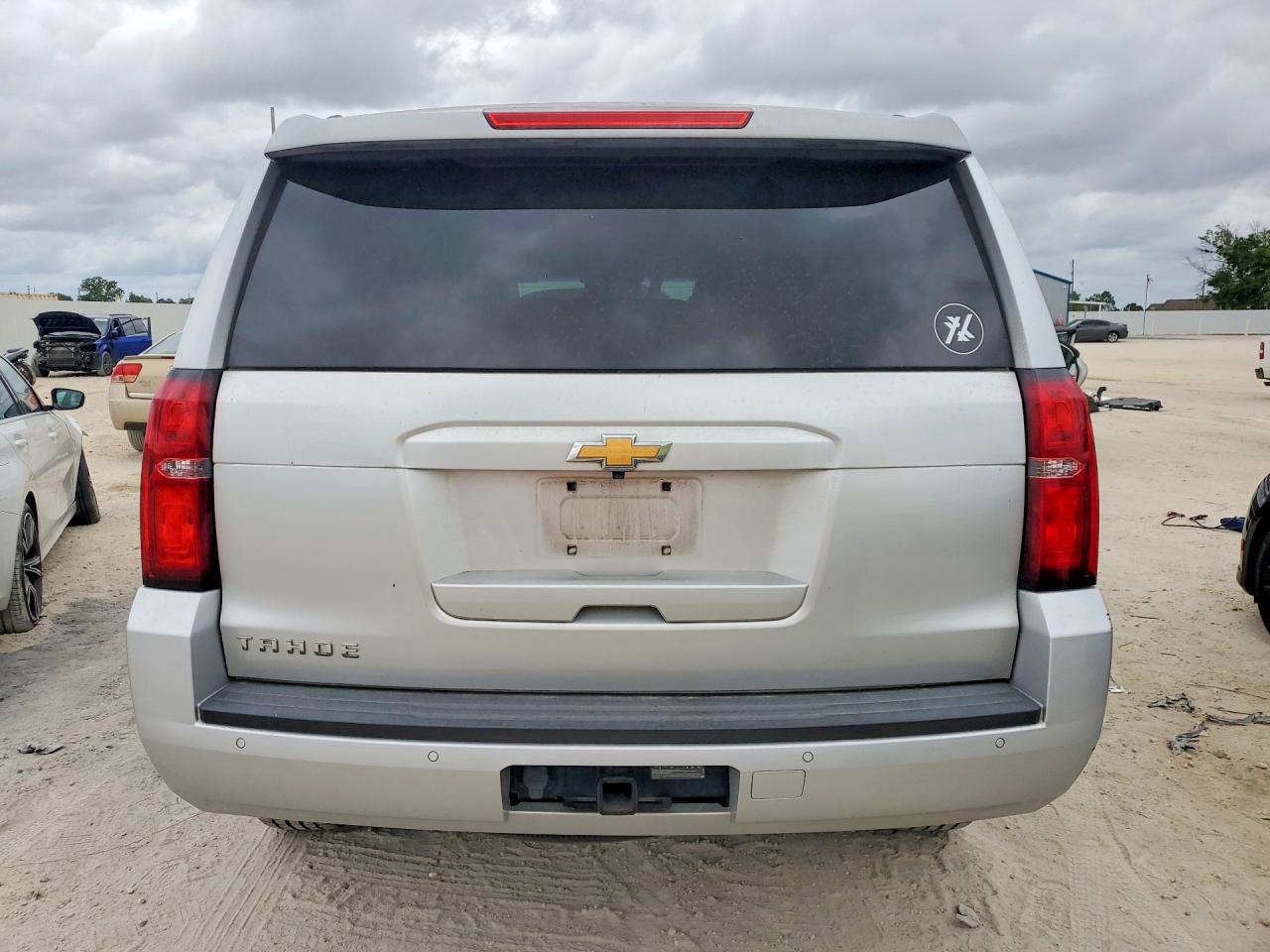 2020 CHEVROLET TAHOE C1500 LT photo 6