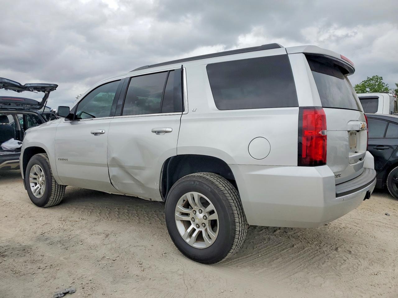 2020 CHEVROLET TAHOE C1500 LT photo 2