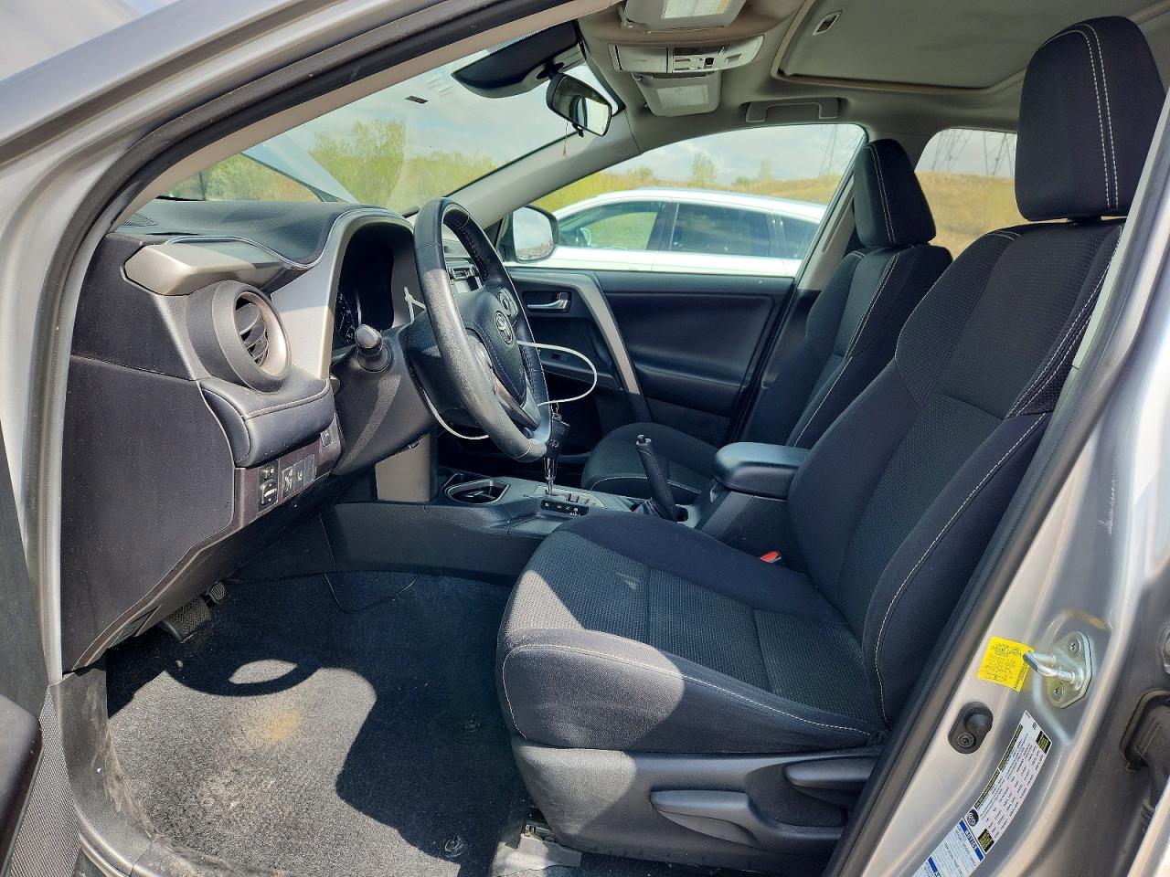 2018 TOYOTA RAV4 XLE photo 13