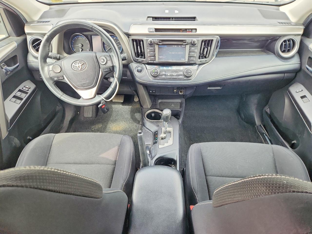 2018 TOYOTA RAV4 XLE photo 15