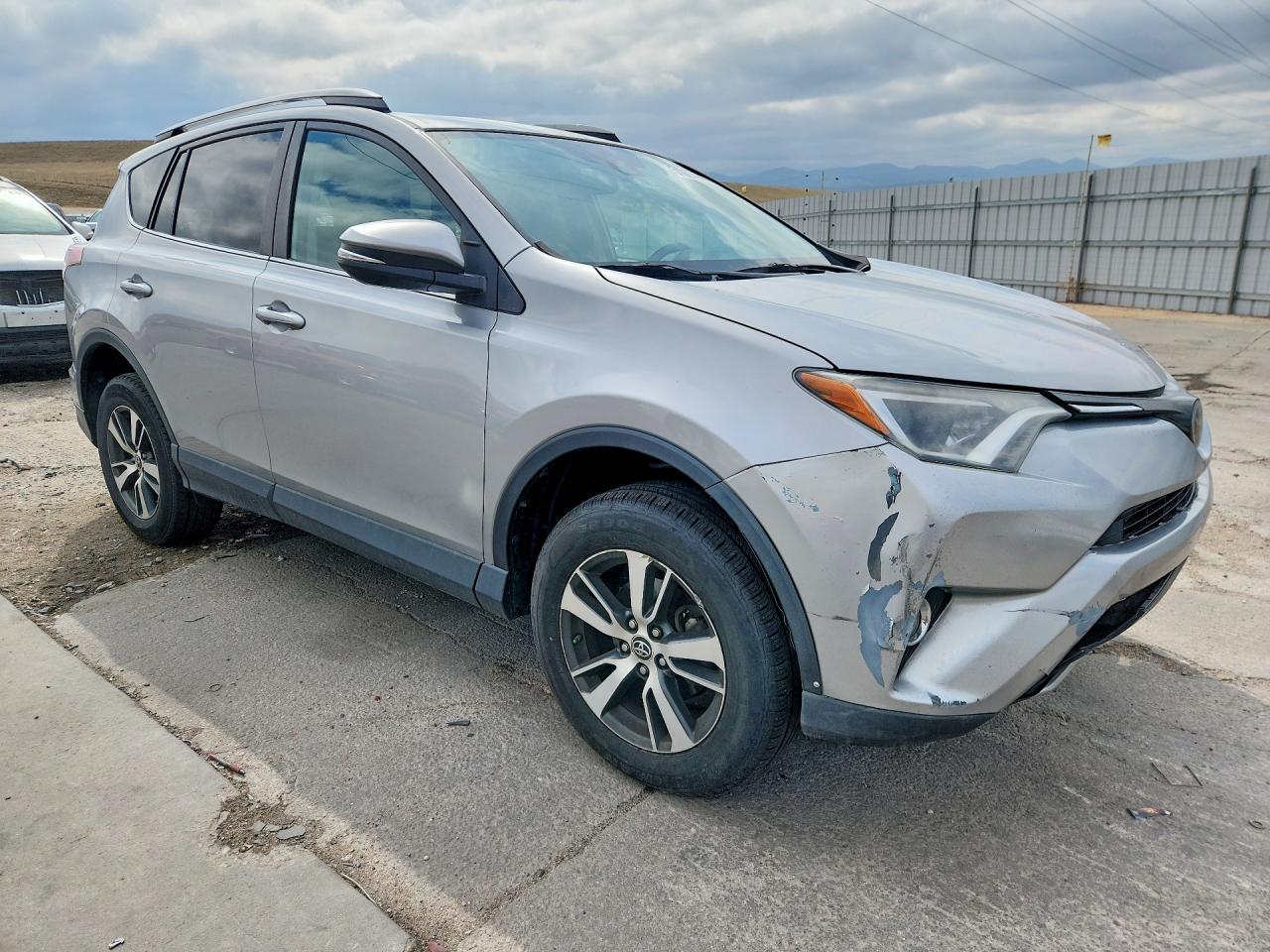 2018 TOYOTA RAV4 XLE photo 7