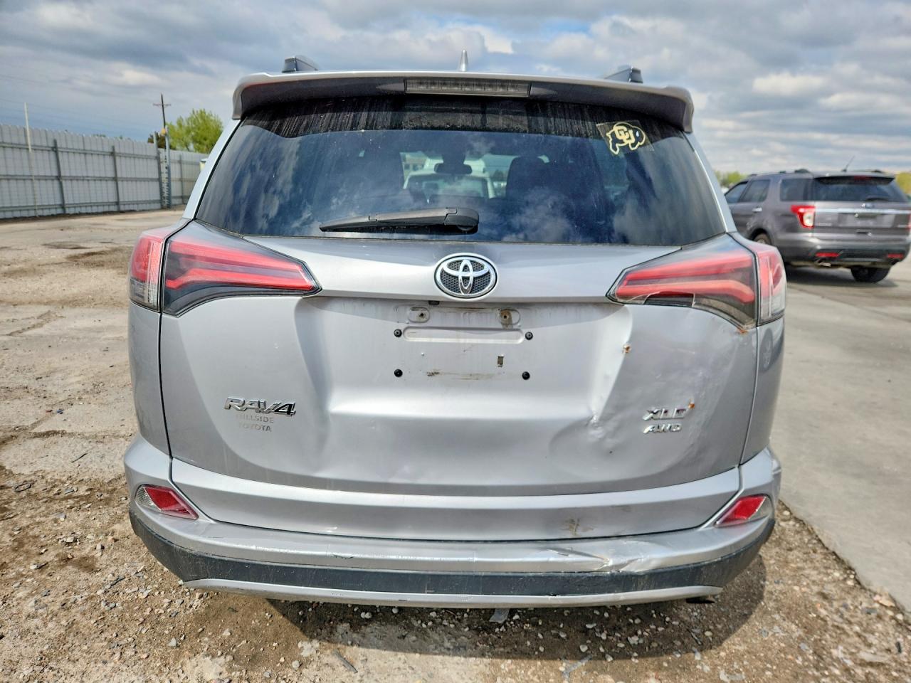 2018 TOYOTA RAV4 XLE photo 11