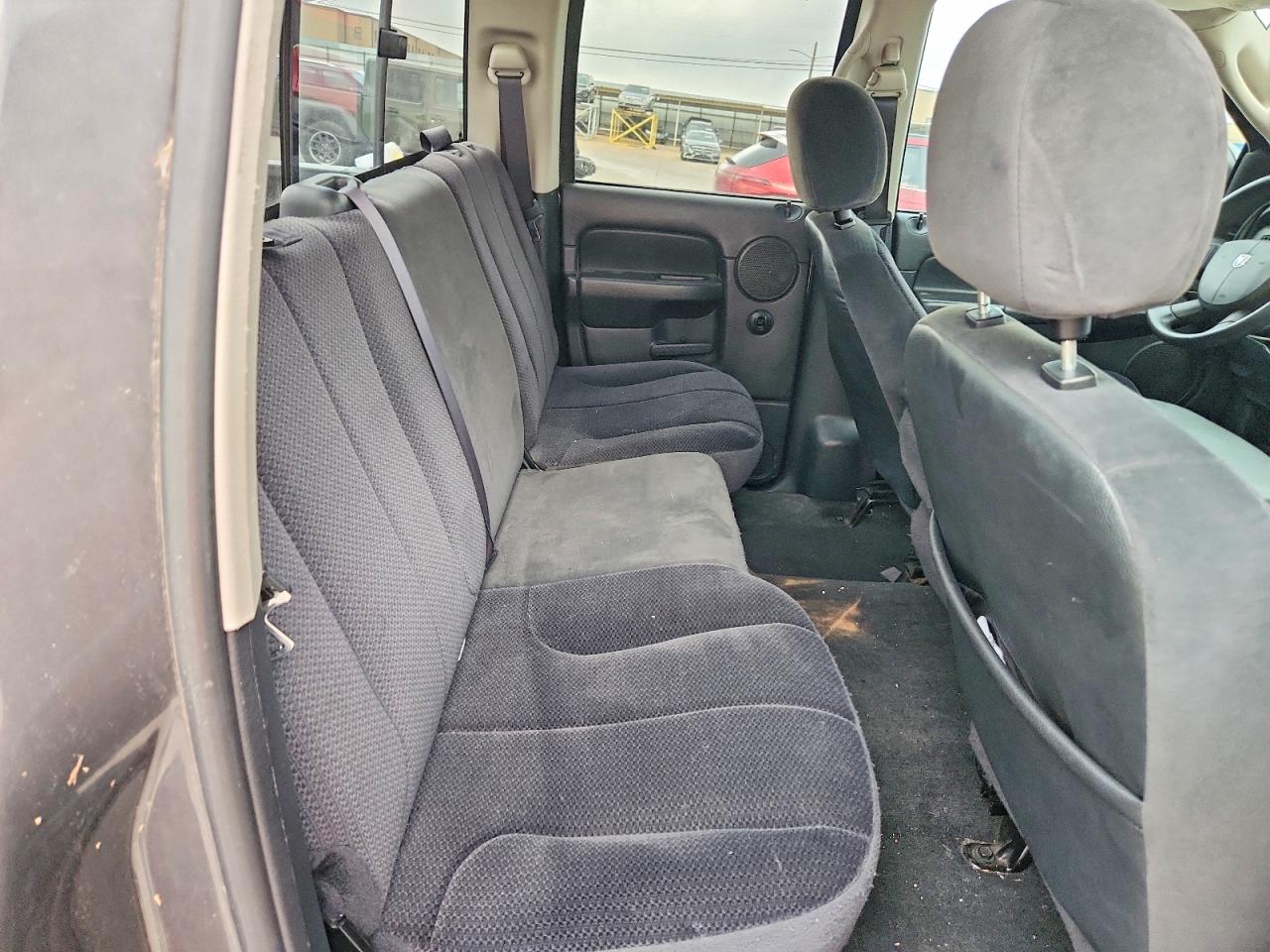 2004 DODGE RAM 1500 ST photo 19