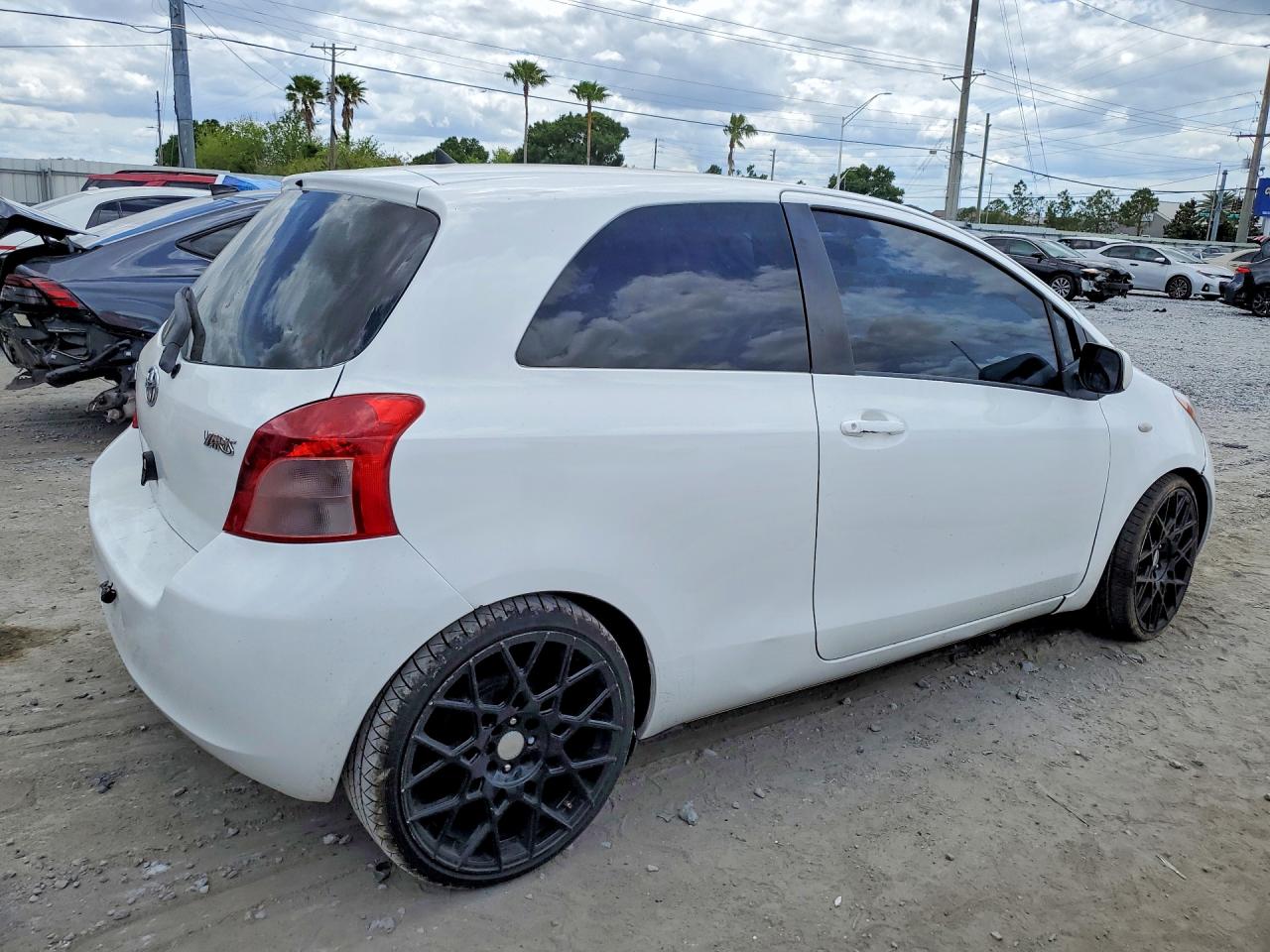 2007 TOYOTA YARIS BASE photo 3