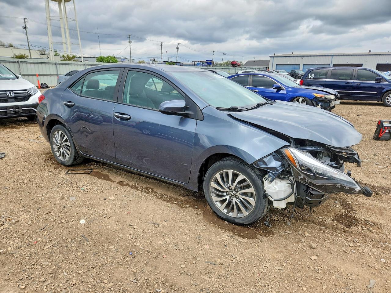2018 TOYOTA COROLLA XLE photo 4