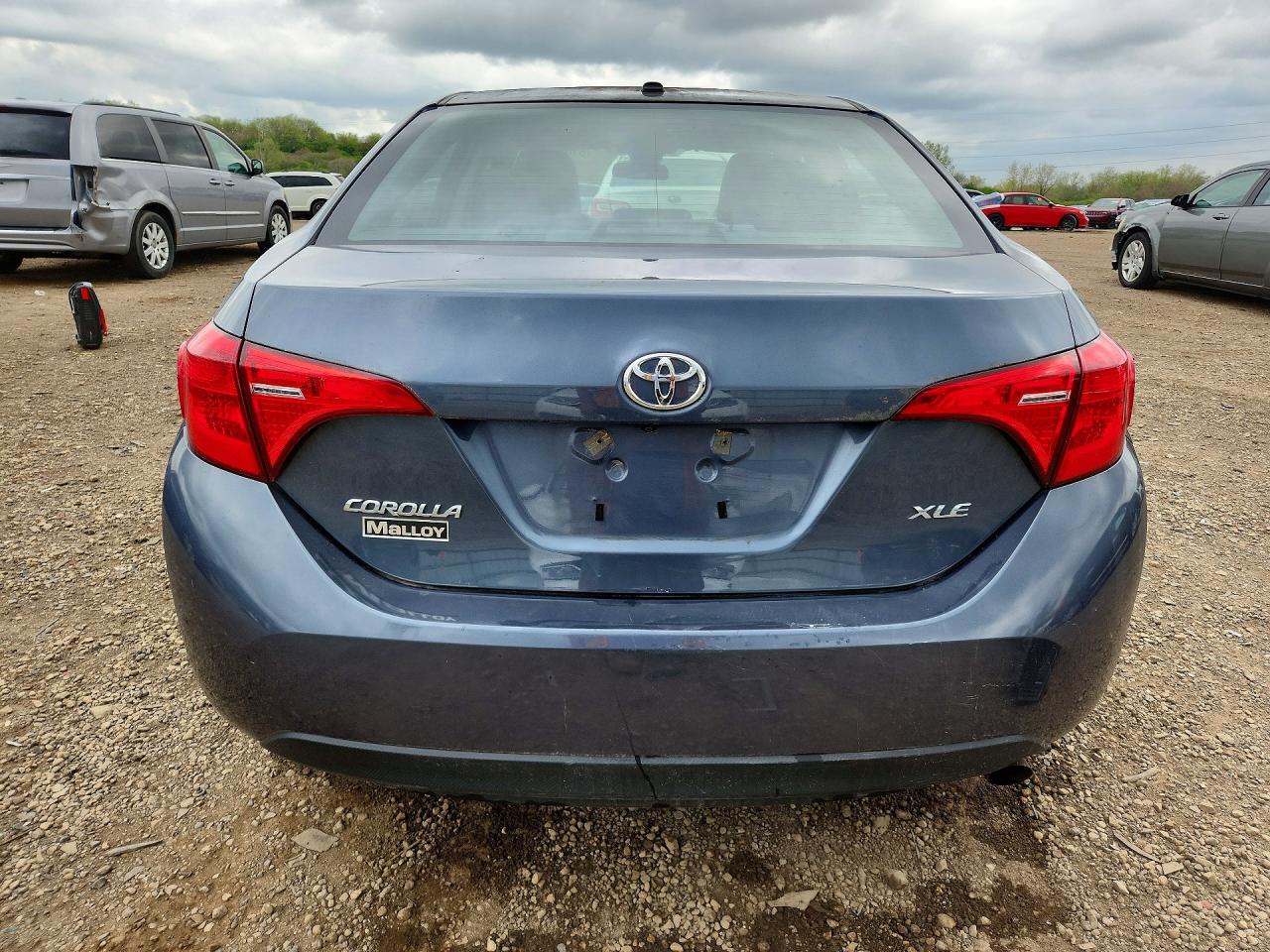 2018 TOYOTA COROLLA XLE photo 6