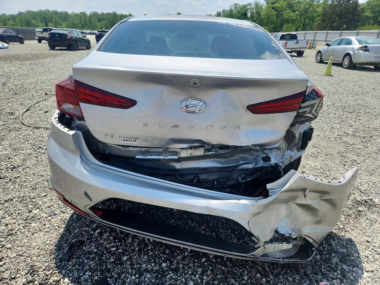 2020 HYUNDAI ELANTRA SE photo 11