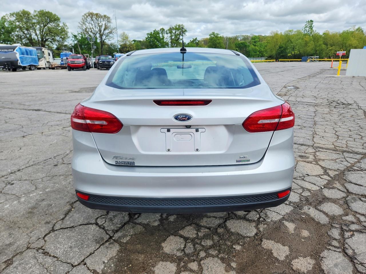 2017 FORD FOCUS SE photo 11