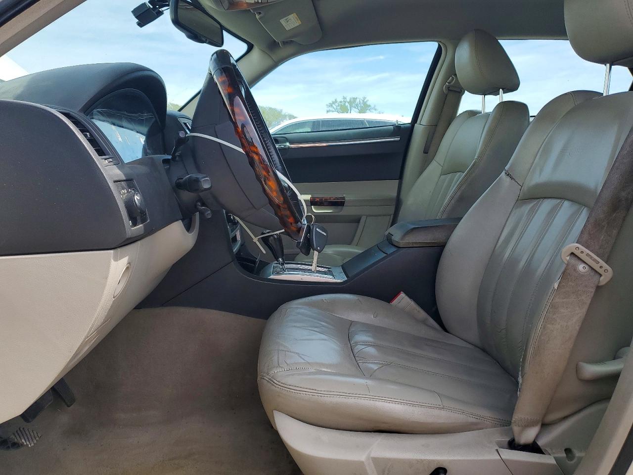 2006 CHRYSLER 300C photo 13