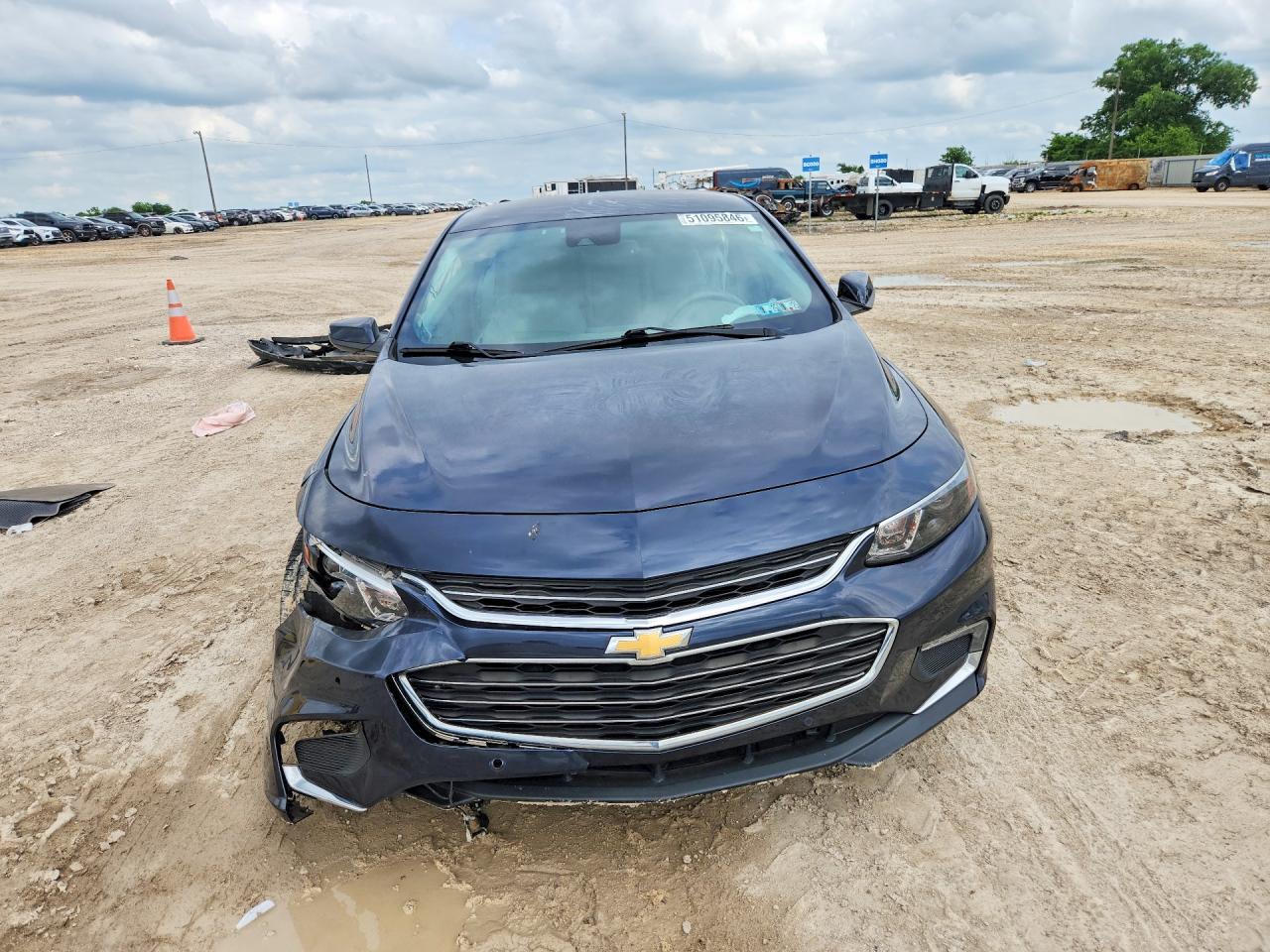 2018 CHEVROLET MALIBU LT photo 9