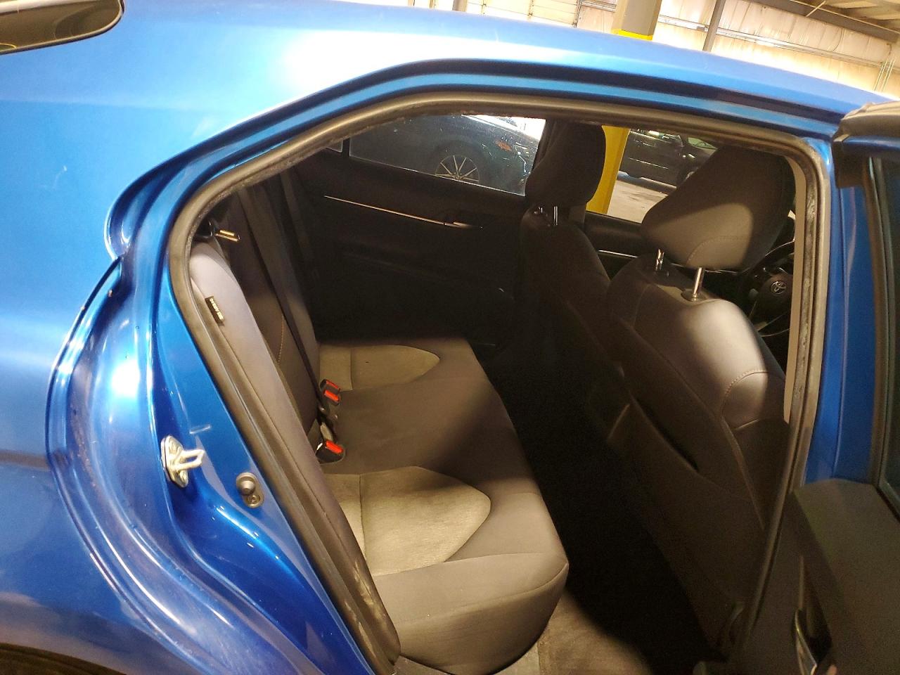 2019 TOYOTA CAMRY LE photo 19